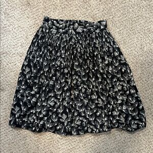 Black and White Floral Pleated Skirt